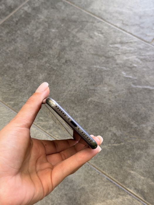 iPhone 8 64GB 100% Baterie