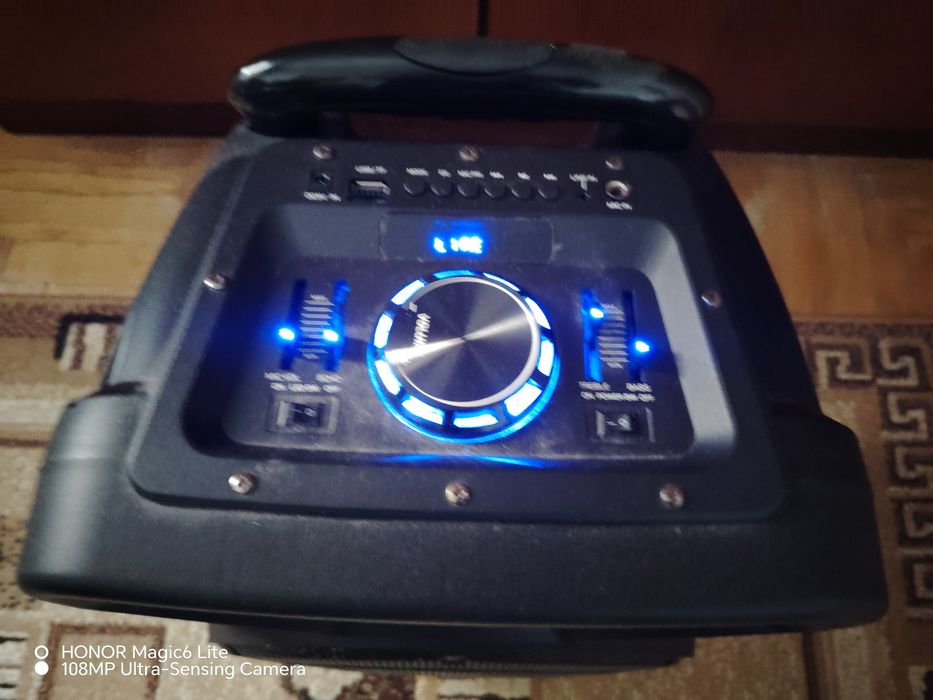 Boxă activă SAMUS 50W (și pentru Karaoke-ocazie)