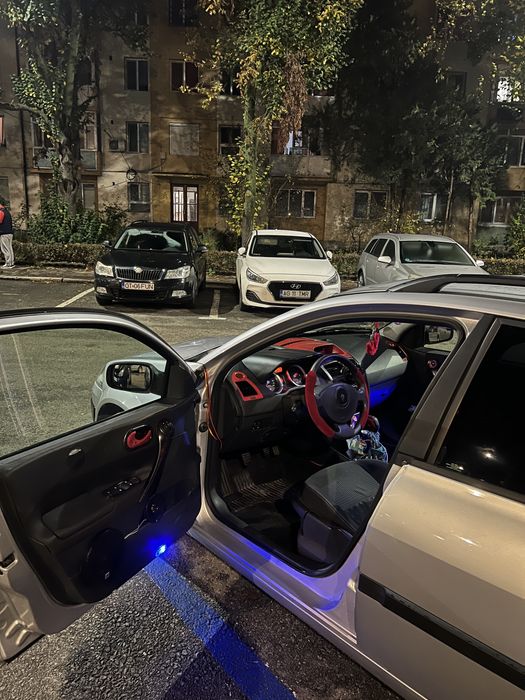 Vând Renault megane 2