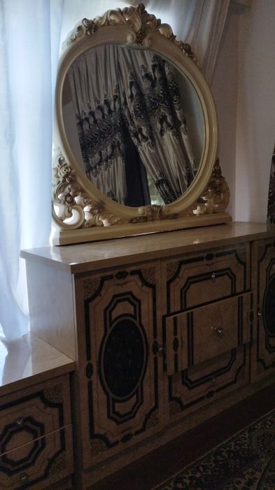 Спальный гарнитур