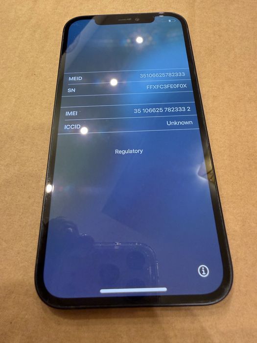 iPhone 12 / 128 GB / Negru / Neverlook