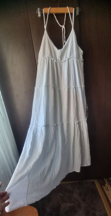 Vând rochie albă Reserved