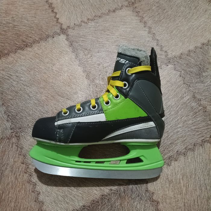 Продам коньки отличные