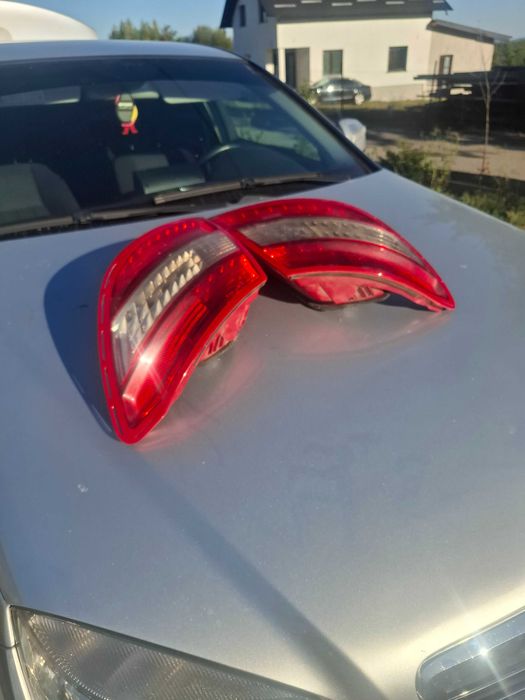 Vând stopuri mercedes c class 2010 cu semnalizare pe led