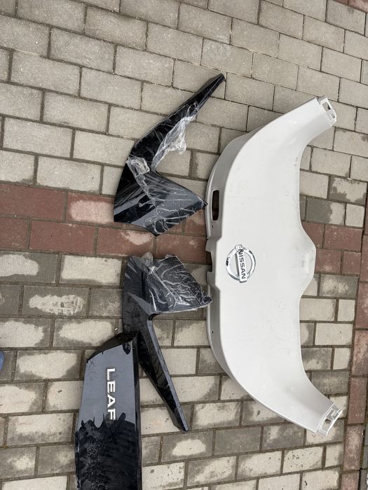 Elemente hayon nissan leaf 2, spoiler luneta , masca , camera,