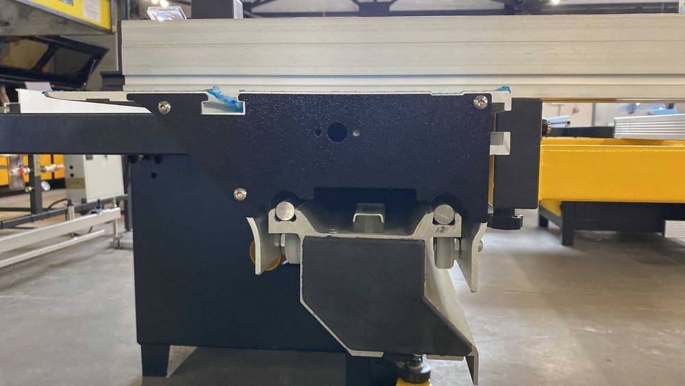 Форматно-раскроечный станок RM6132Y