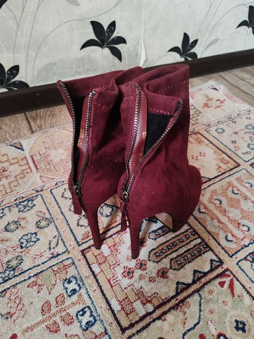 Одежда, обувь, платье.