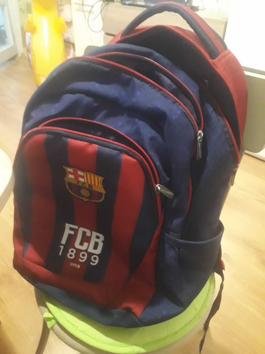 Ученическа раница Барселона много запазена