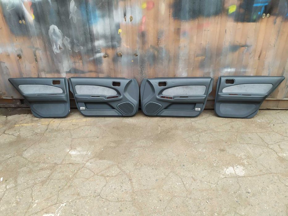 Карты обшивки дверей разных цветов на Ниссан Цефиро Максима А32 дорест