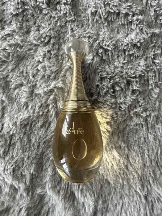 Женски парфюми Dior и Guerlain