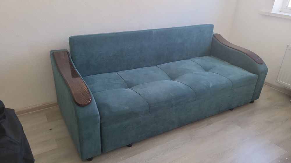 Диван Срочноооо!