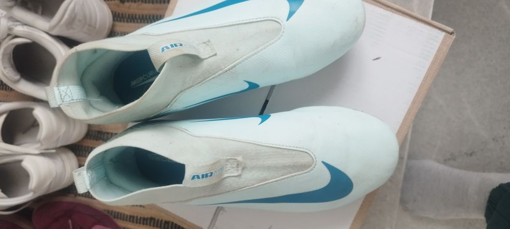Бутонки и стоножки Nike