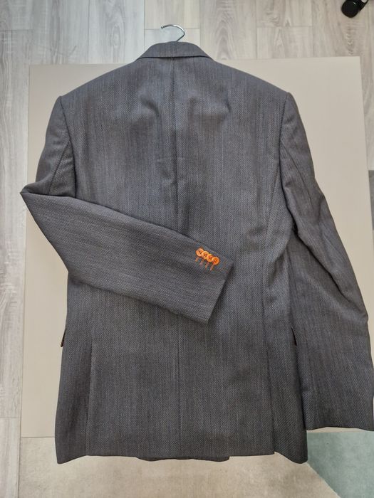 Costum Seroussi gri cu insertii portocalii, 100% lana, marimea 48