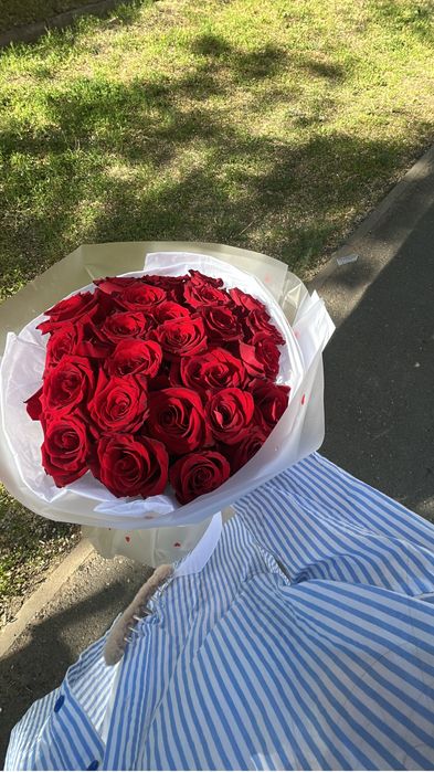 Продаются красные розы 25 шт