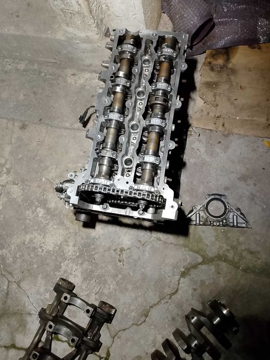 Двигател 651 Мерцедес 2,2 дизел, глава.