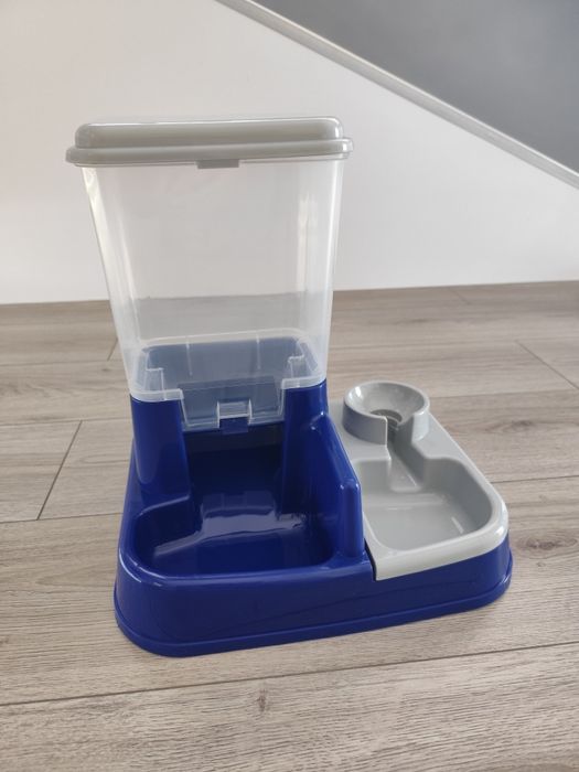 Хранилка и поилка 2в1 за животни