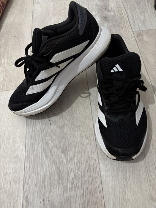 Кроссовки adidas