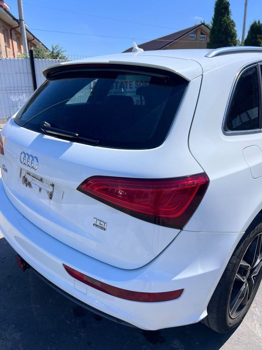 Dezmembrez  Audi Q5 2.0 disel quatro 177 cai cutie automata