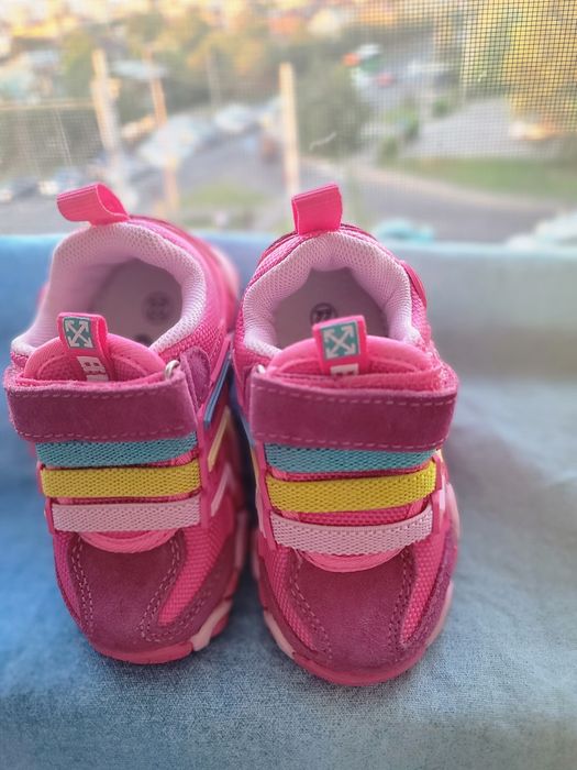 Кроссовки для девочки и мальчика(для двойняшек)