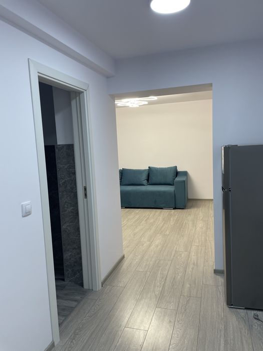 Vand apartament 2 camere  zona Club Lira proaspat renovat , complet utilar, parter, ideal si pentru spatiu comercial..
