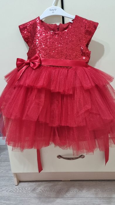 Красивое красное платье для девочек 2–3 лет