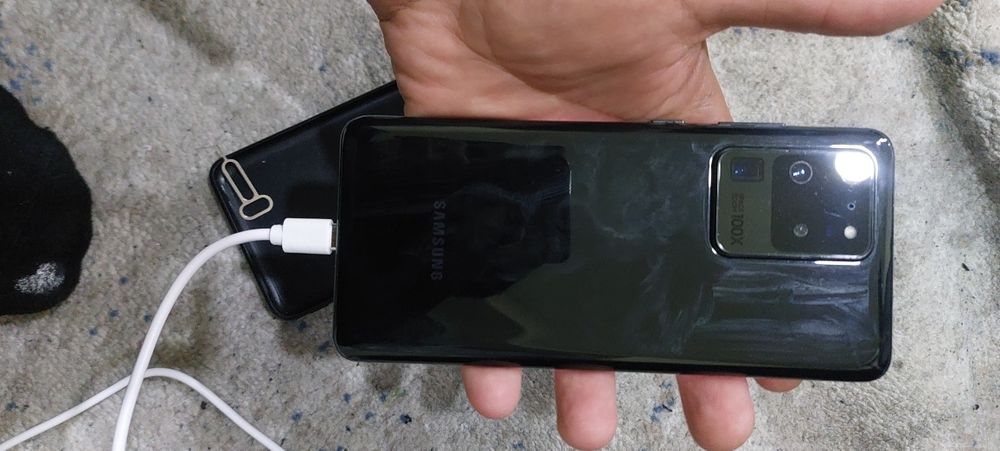 Samsung S20 ultra black.  8.128 gb Obmen yoki naqd.