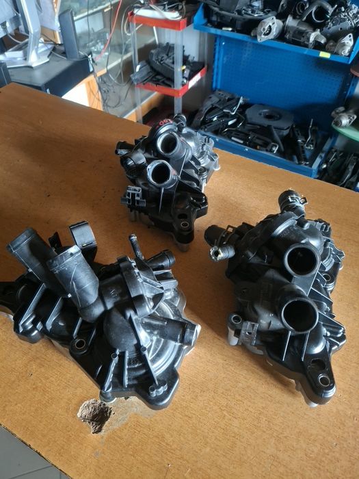 Pompă apă cu carcasă termostat Vw Audi Skoda Seat 1.0  1.2 1.4 Tsi