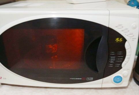 Микроволновая печь с грилем LG MH-655T