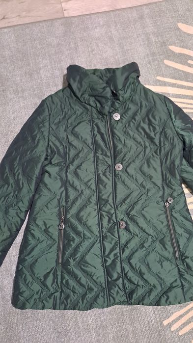 Продам осеннюю куртку 46-48 р