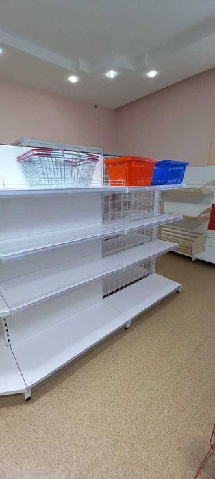 прилавки стеллаж полки