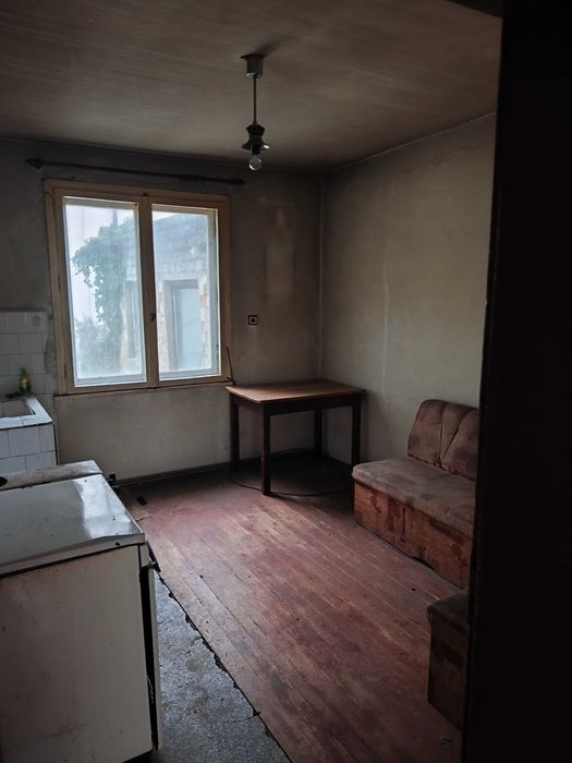 къща, Костенец,  РЗП 75м2 , двор 902 м2 , двоен гараж и къща за гости