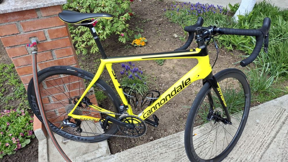 Bicicleta carbon CANNONDALE