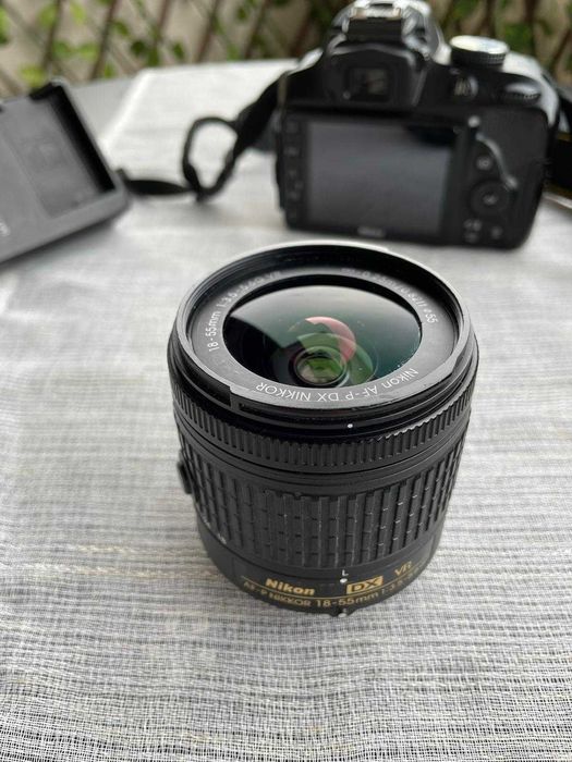 Vând aparat foto Nikon D3400 64k cadre