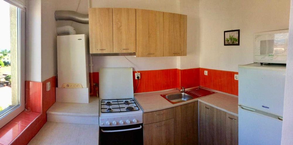 Persoana fizică Închiriez garsonieră