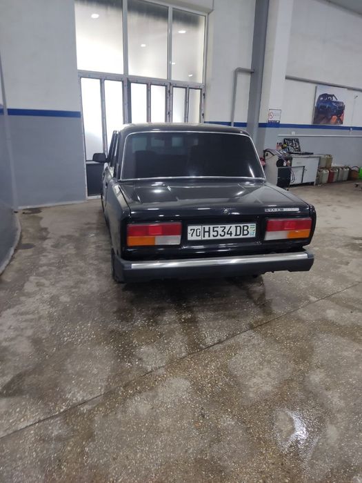 Lada 07 sotiladi 2011