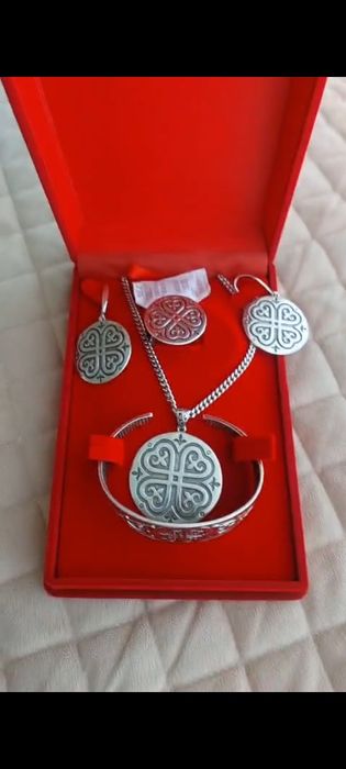 Национальные украшения