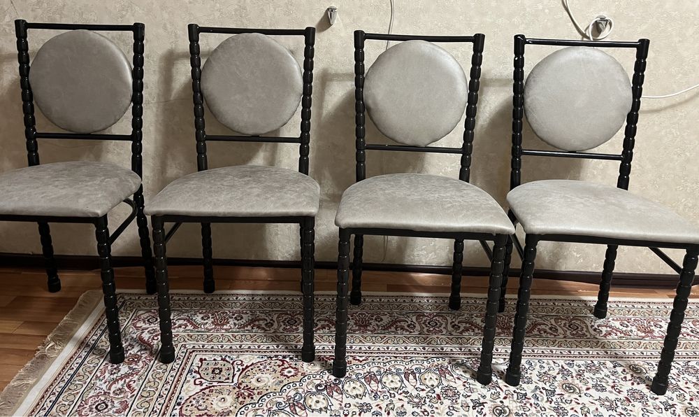 Продам стулья для кухни