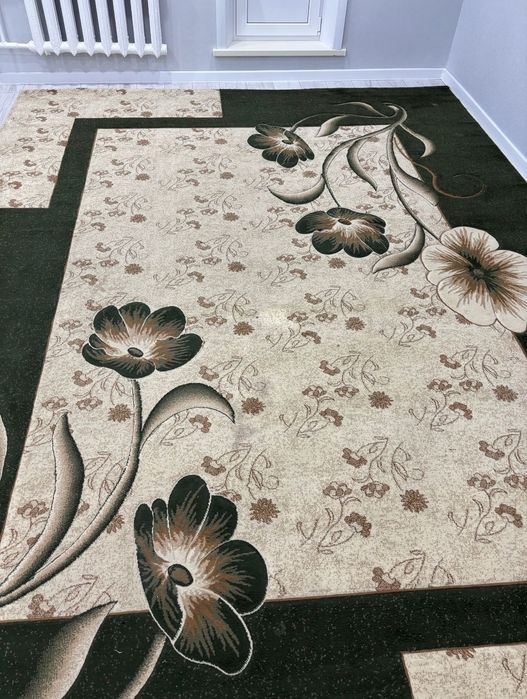 Продам Ковер в хорошем состоянии