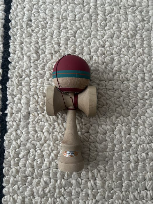 Vand kendama ozora+ europe ca noua(nu su lab nu krom,nu cereal)