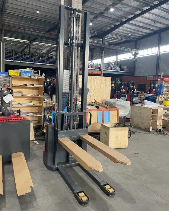 JAC Электрический самоходный штабелёр