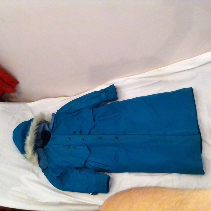 Женское зимнее плащьпальто