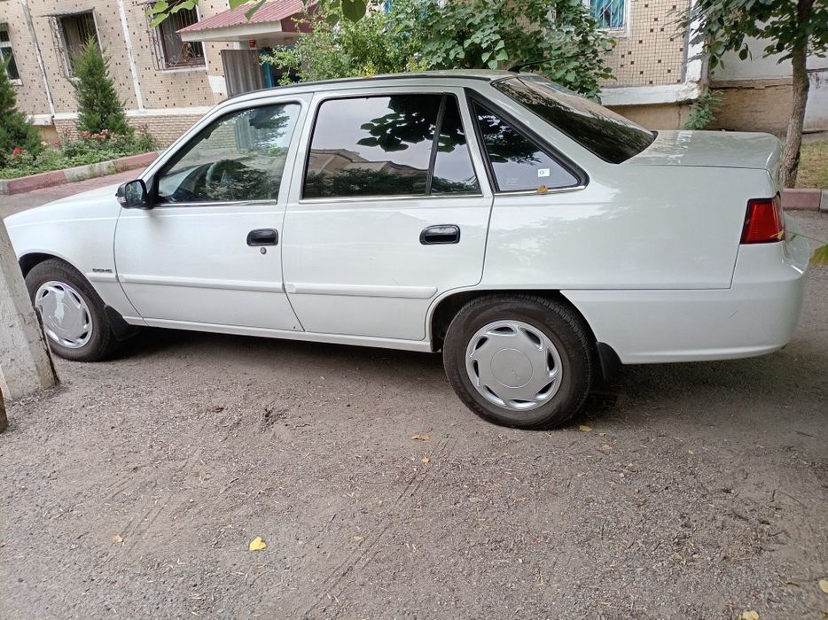 Nexia 2 1.6 sotiladi yaxwi holatda 4900$