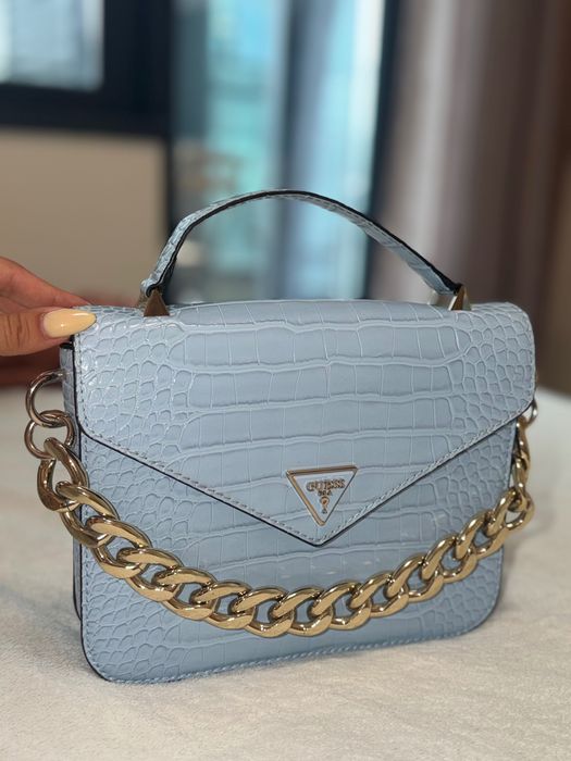 Дамска чанта GUESS