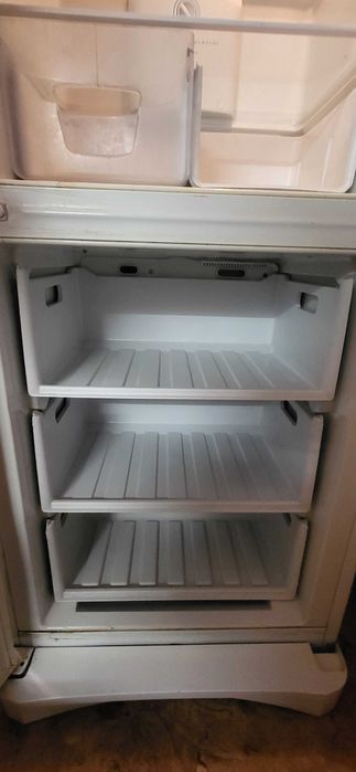 Холодильник Indesit б/у