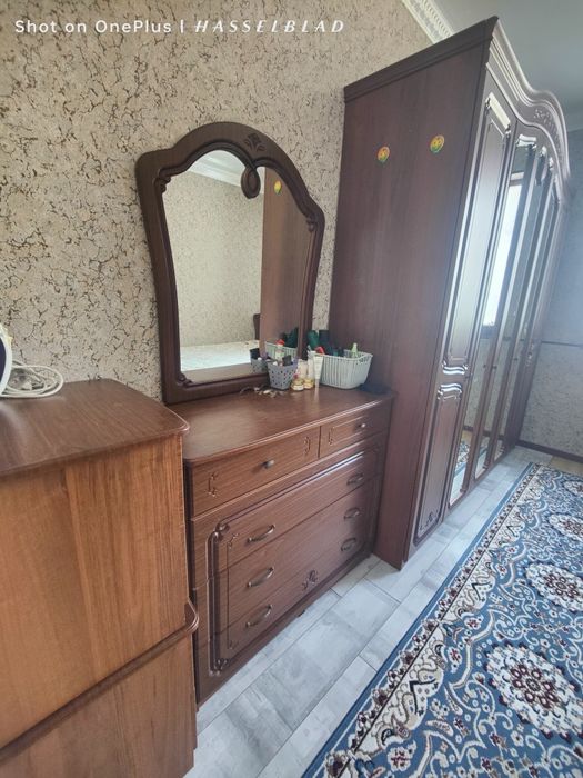 Продам спальный гарнитур