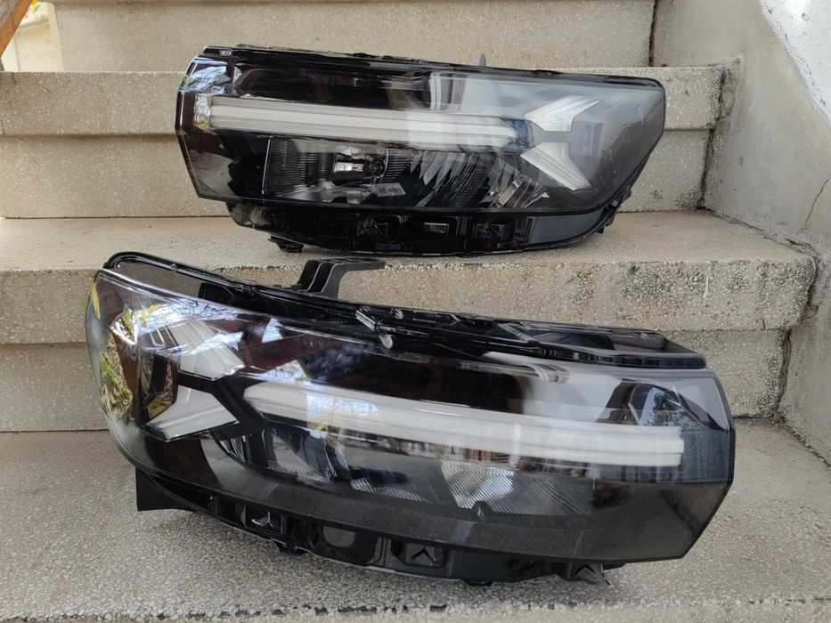 Фарове Dacia Duster LED ляв десен / Фарове Дачиа Дъстър Оригинални