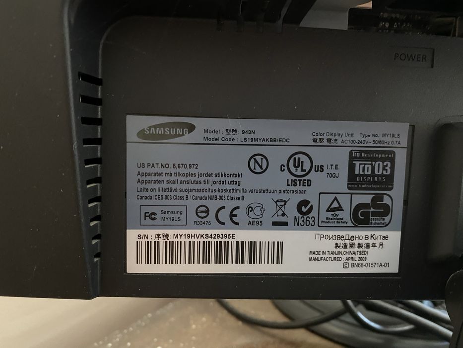 Монитор Samsung 943N