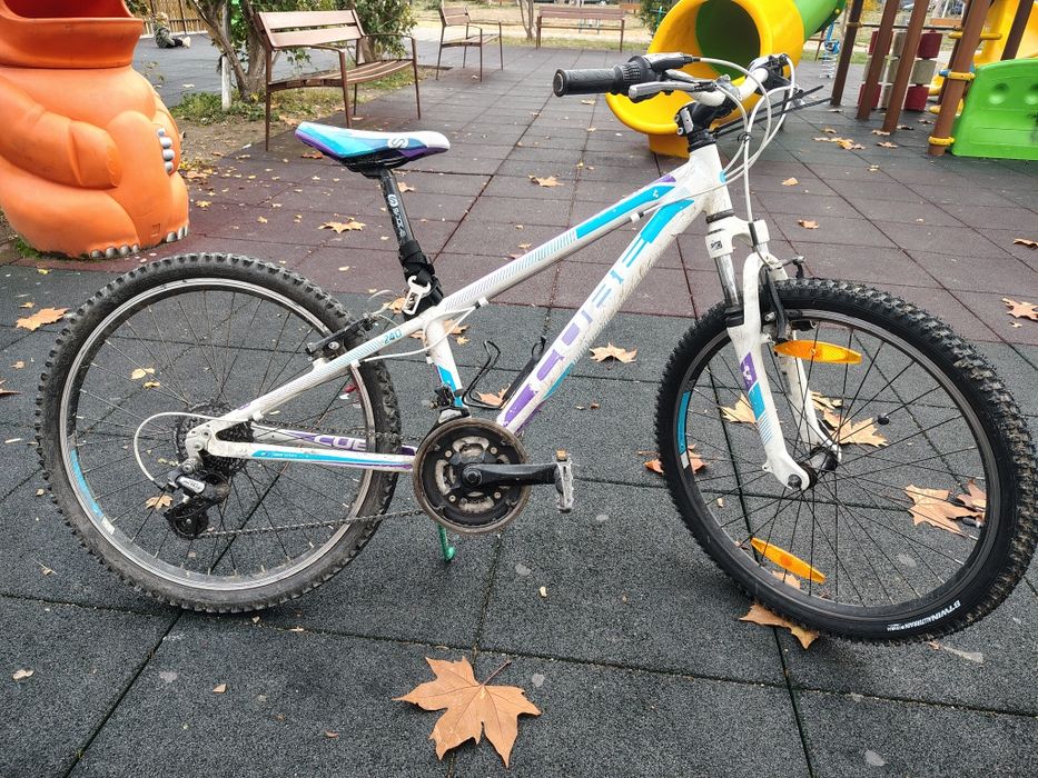 Bicicleta cube 240