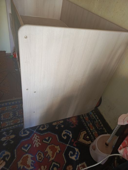 Кровать детская с лестницей