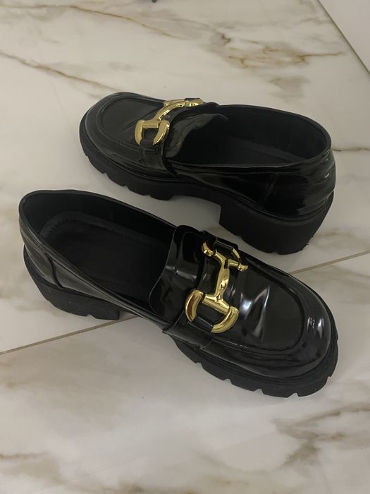 Женские лоферы стильные